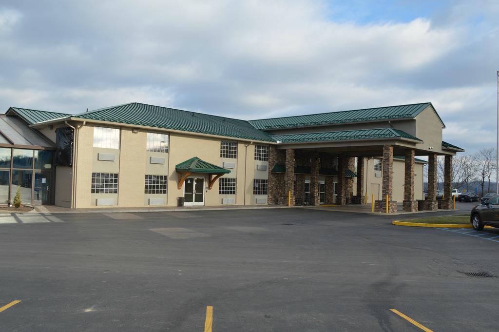 Wyndham Garden Hotel Cross Lanes Charleston Exterior photo